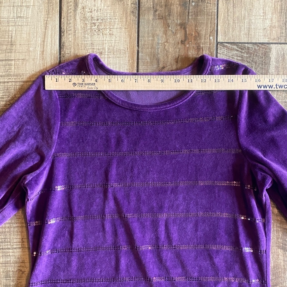 Quacker Factory Rich Purple Velvet Top - Picture 4 of 11